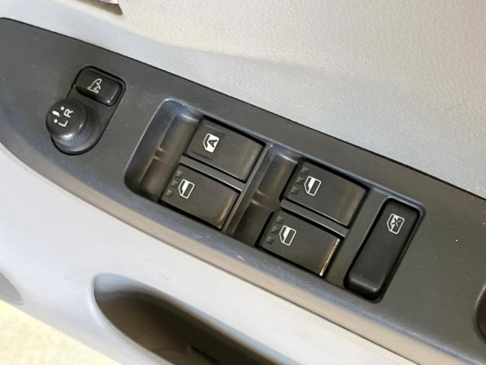 2011 Daihatsu Mirai Ease DBA-LA300S (UW-6a2a26dbaaf07)[22]