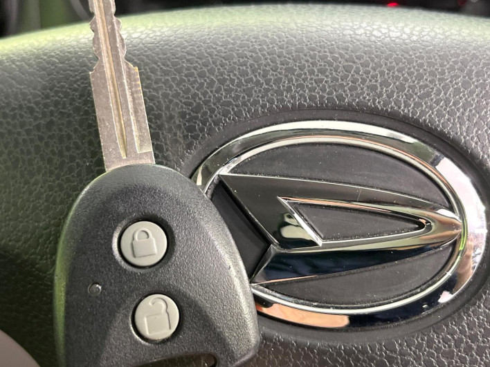 2016 Daihatsu Mirai Ease DBA-LA300S (UW-6a2a26dc6d9b2)[5]