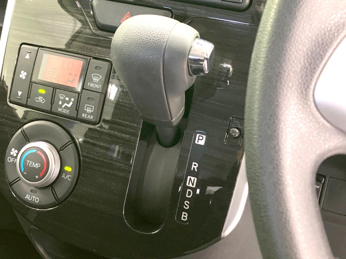 2019 Daihatsu Tanto DBA-LA600S (UW-6a2a26e5f255d)[23]
