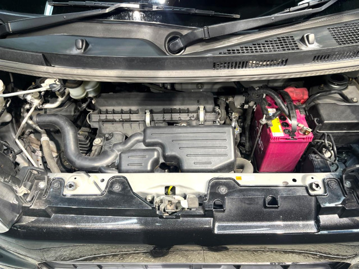 2017 Toyota Pixis Mega DBA-LA700A (UW-6a2a26ee8cada)[4]
