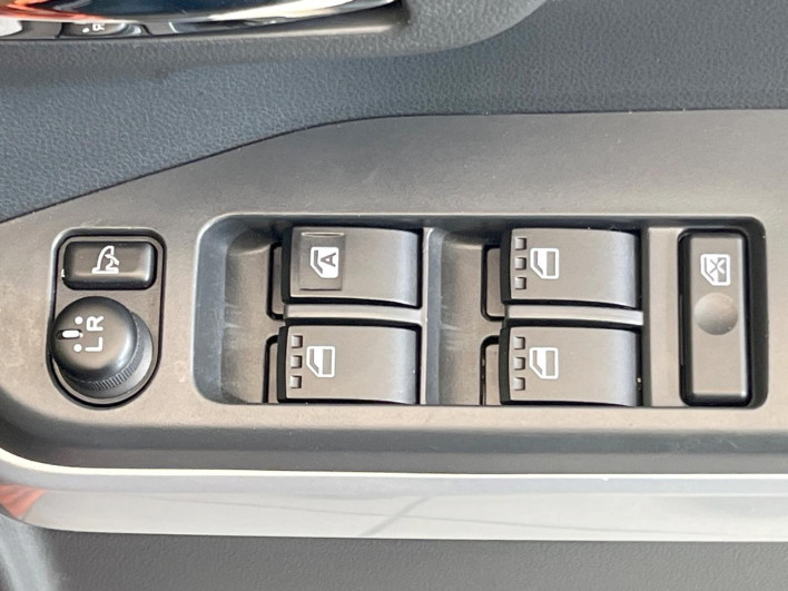 2015 Daihatsu Wake DBA-LA700S (UW-6a2a26eeda819)[13]