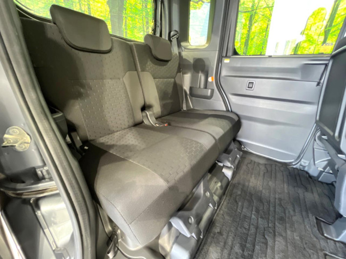 2018 Daihatsu Wake DBA-LA710S (UW-6a2a26f03cd77)[20]