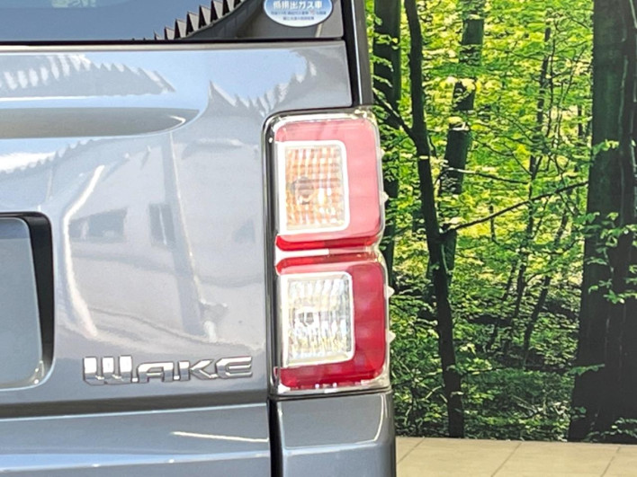 2018 Daihatsu Wake DBA-LA710S (UW-6a2a26f03cd77)[17]