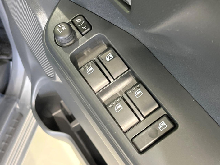 2018 Daihatsu Wake DBA-LA710S (UW-6a2a26f03cd77)[25]