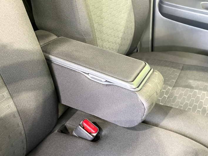 2018 Daihatsu Wake DBA-LA710S (UW-6a2a26f03cd77)[22]
