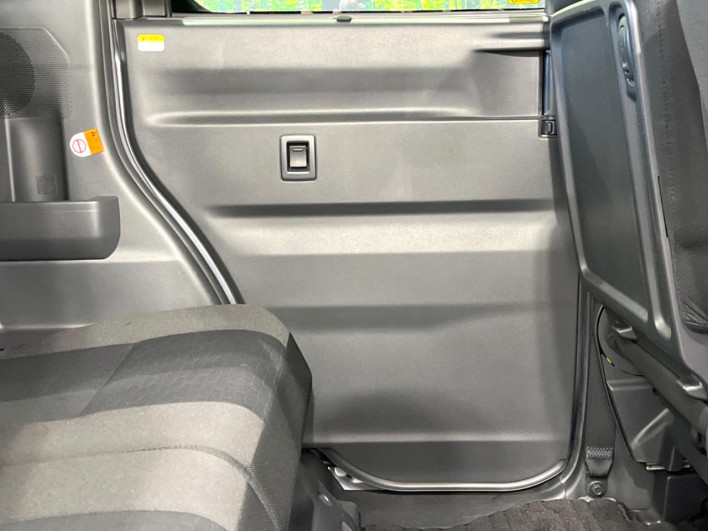 2018 Daihatsu Wake DBA-LA710S (UW-6a2a26f03cd77)[8]