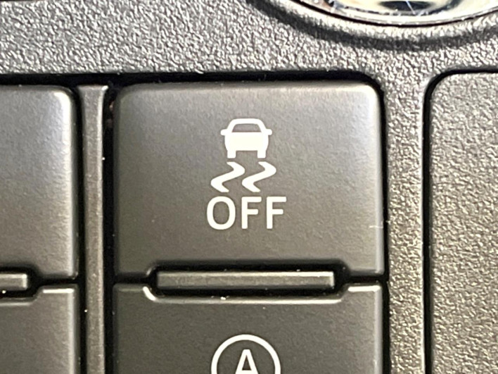 2018 Daihatsu Wake DBA-LA710S (UW-6a2a26f03cd77)[29]