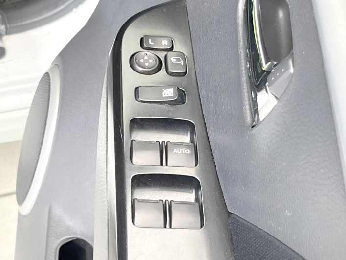 2011 Suzuki Wagon R Stingray DBA-MH23S (UW-6a2a2716b3cc5)[29]