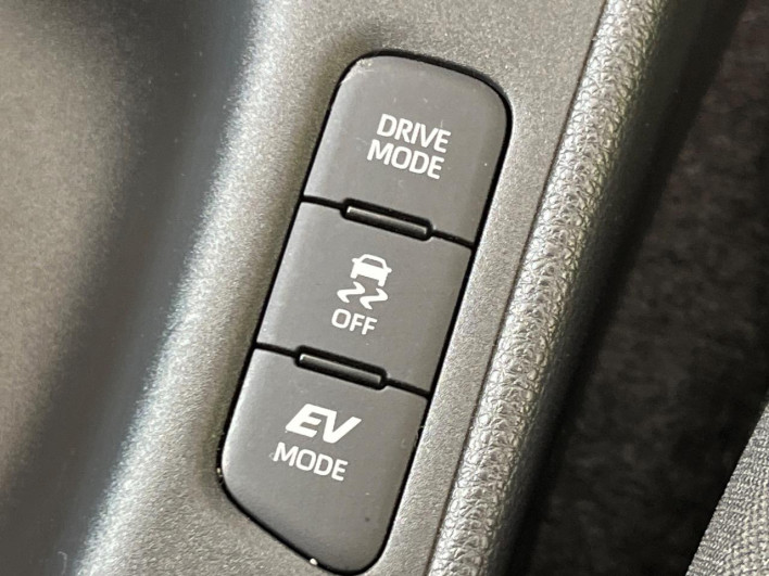 2021 Toyota Yaris 6AA-MXPH10 (UW-6a2a274a53be4)[19]