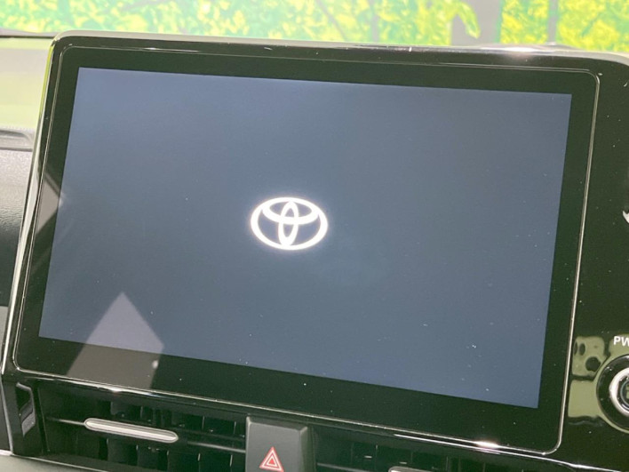 2023 Toyota Voxy 6BA-MZRA90W (UW-6a2a27671f63c)[27]