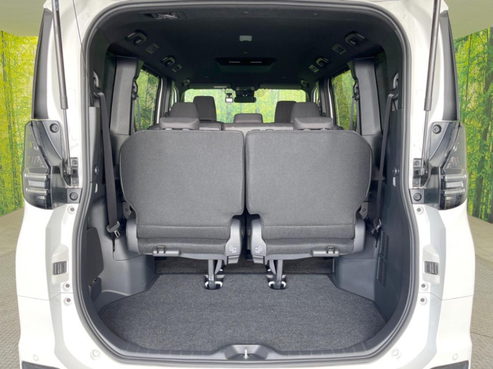 2023 Toyota Voxy 6BA-MZRA90W (UW-6a2a27671f63c)[18]