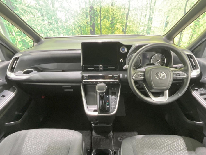 2023 Toyota Voxy 6BA-MZRA90W (UW-6a2a27671f63c)[19]