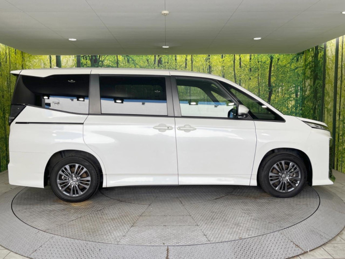 2023 Toyota Voxy 6BA-MZRA90W (UW-6a2a27671f63c)[9]