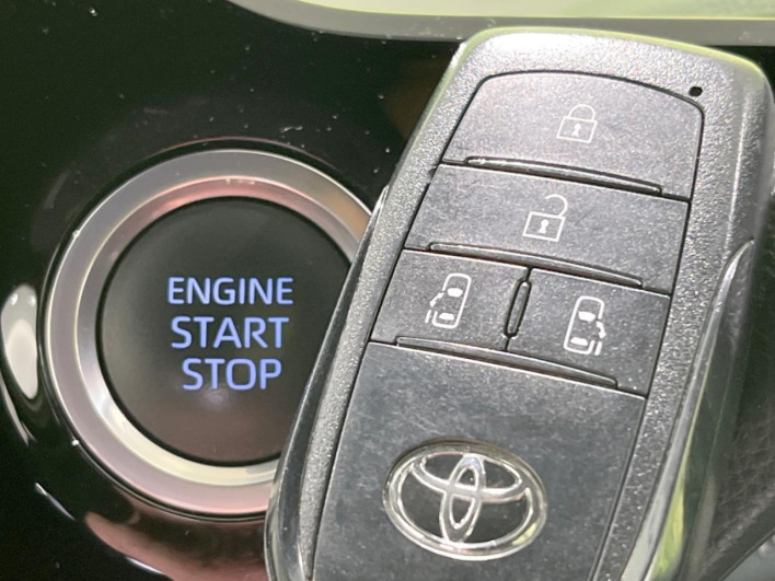 2023 Toyota Voxy 6BA-MZRA90W (UW-6a2a27671f63c)[22]
