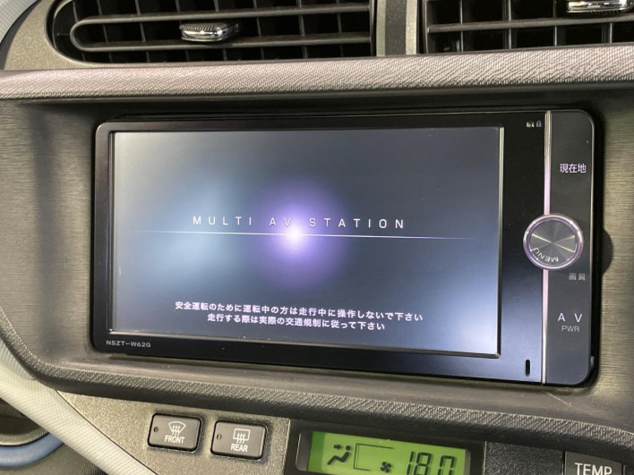 2013 Toyota Aqua DAA-NHP10 (UW-6a2a276cbec86)[6]