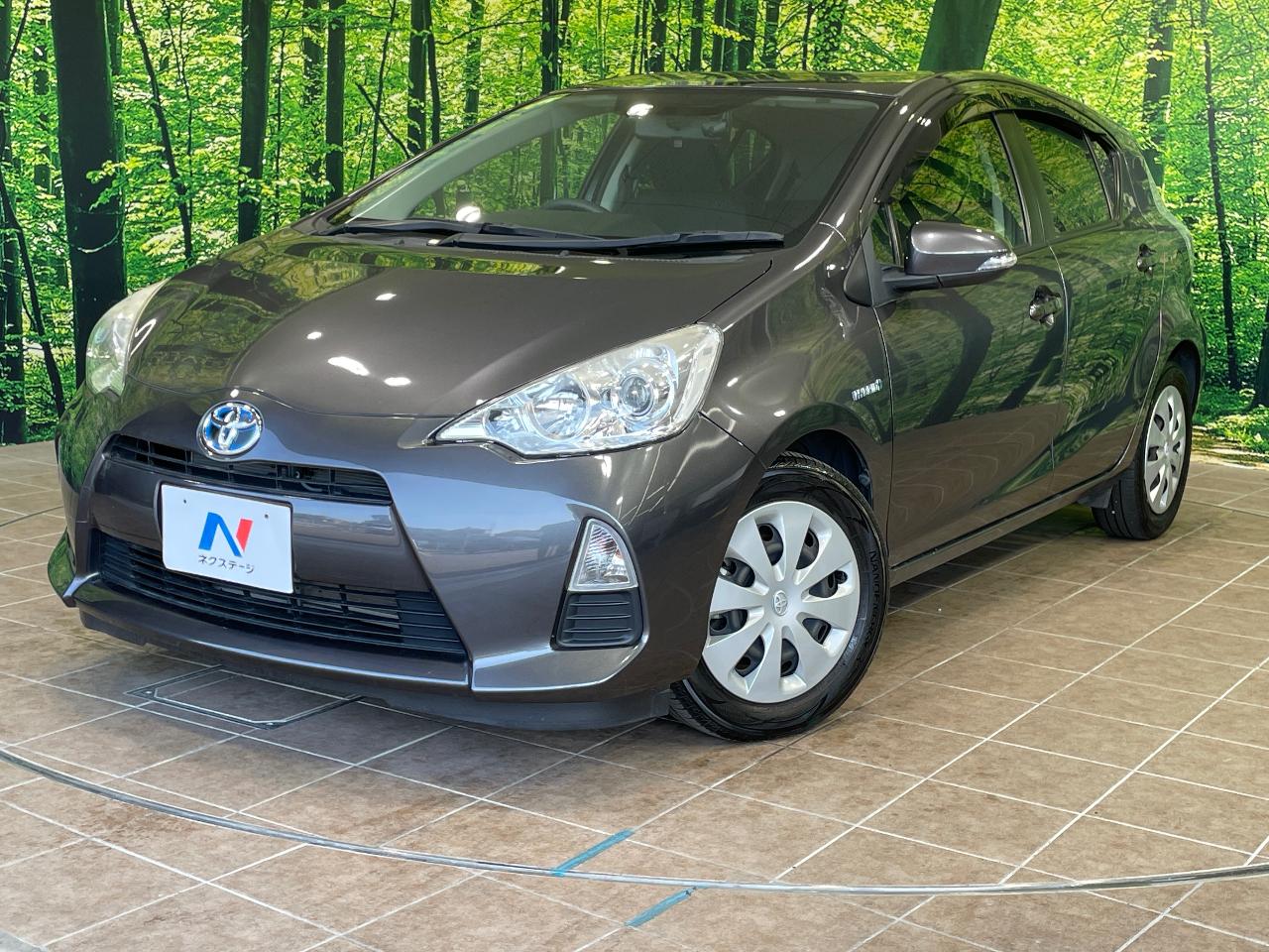 2013 Toyota Aqua DAA-NHP10