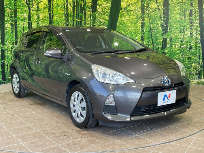 2013 Toyota Aqua DAA-NHP10 (UW-6a2a276cbec86)[20]