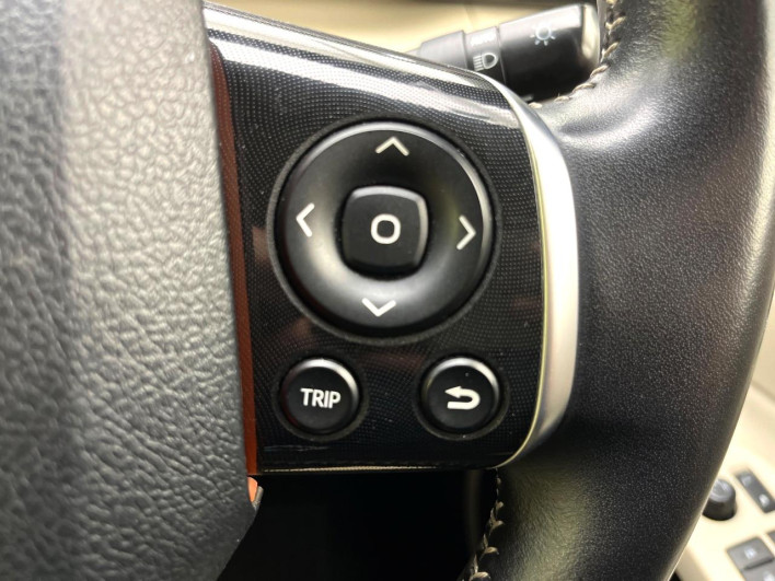 2015 Toyota Sienta DAA-NHP170G (UW-6a2a2772ee74a)[17]