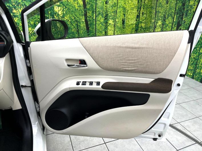 2015 Toyota Sienta DAA-NHP170G (UW-6a2a2772ee74a)[7]