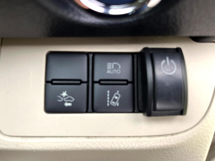 2015 Toyota Sienta DAA-NHP170G (UW-6a2a2772ee74a)[10]