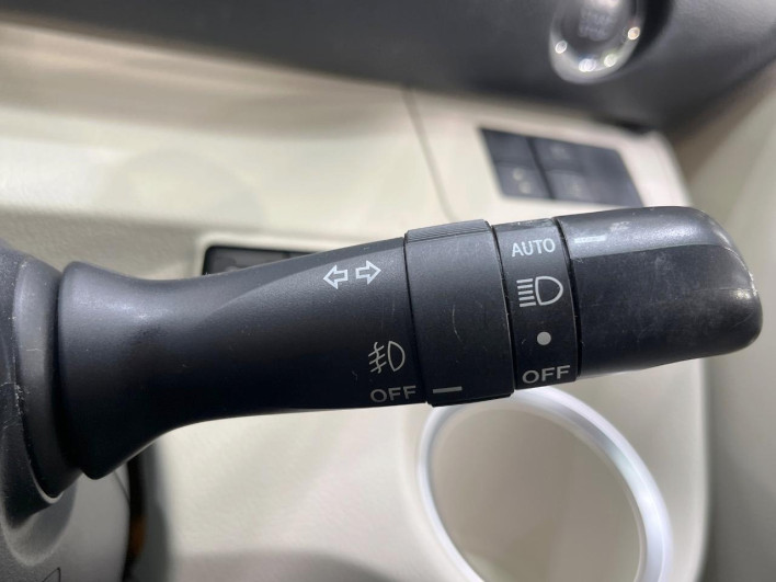 2016 Toyota Sienta DBA-NSP170G (UW-6a2a2775add12)[18]