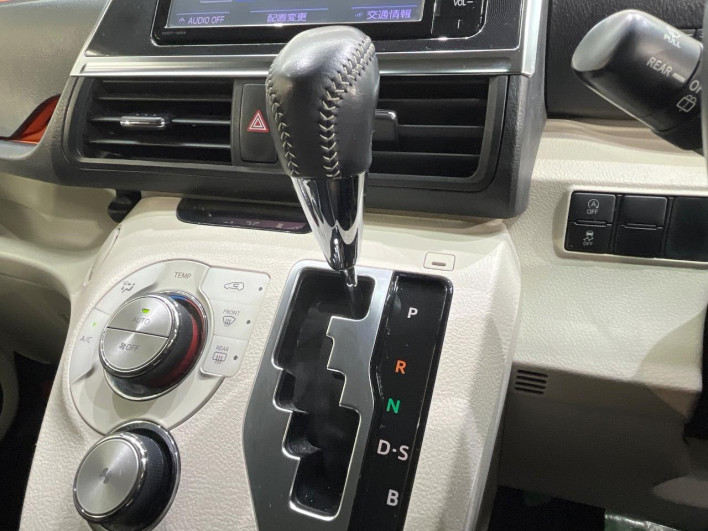 2016 Toyota Sienta DBA-NSP170G (UW-6a2a2775add12)[20]