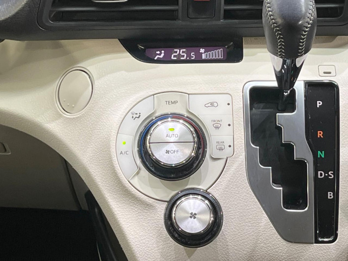 2016 Toyota Sienta DBA-NSP170G (UW-6a2a2775add12)[25]