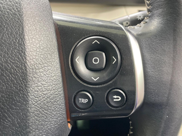 2017 Toyota Sienta DBA-NSP170G (UW-6a2a277616e31)[29]