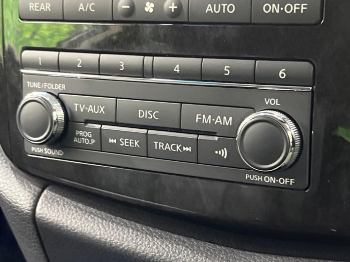 2010 Nissan Elgrand DBA-PNE52 (UW-6a2a277ea30f9)[29]
