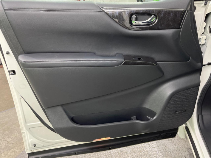 2010 Nissan Elgrand DBA-PNE52 (UW-6a2a277ea30f9)[12]