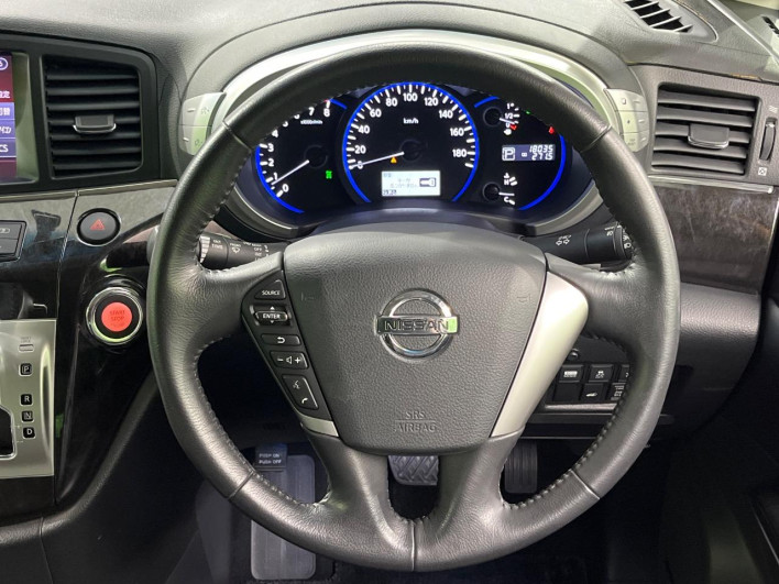 2010 Nissan Elgrand DBA-PNE52 (UW-6a2a277ea30f9)[21]