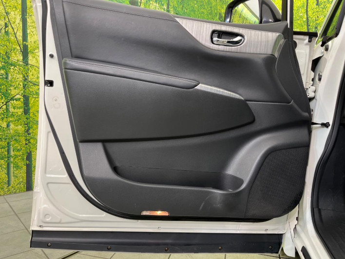 2016 Nissan Elgrand DBA-TE52 (UW-6a2a27a40be0a)[26]