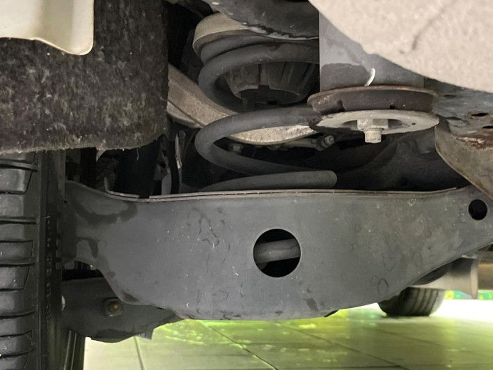 2016 Nissan Elgrand DBA-TE52 (UW-6a2a27a40be0a)[24]