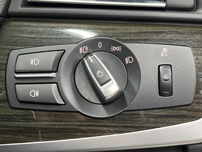 2016 BMW 5 Series DBA-XG20 (UW-6a2a27b83ee42)[25]