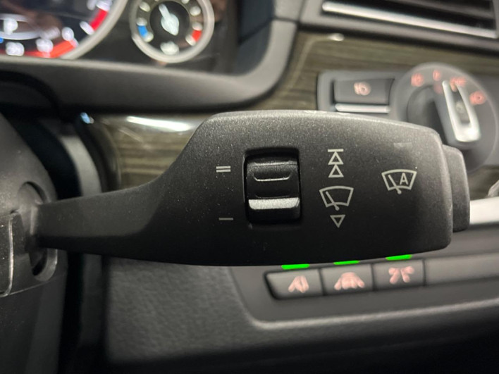 2016 BMW 5 Series DBA-XG20 (UW-6a2a27b83ee42)[23]