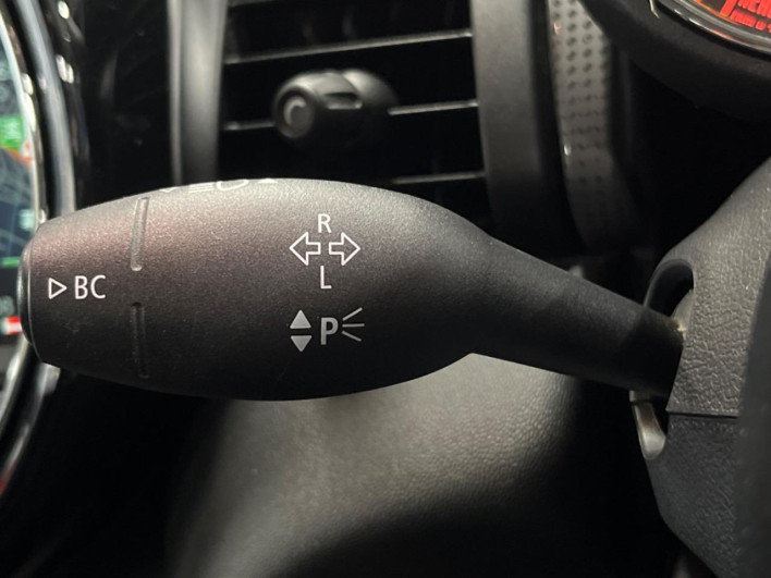 2018 Rover Mini DBA-XS15 (UW-6a2a27c22ea25)[18]