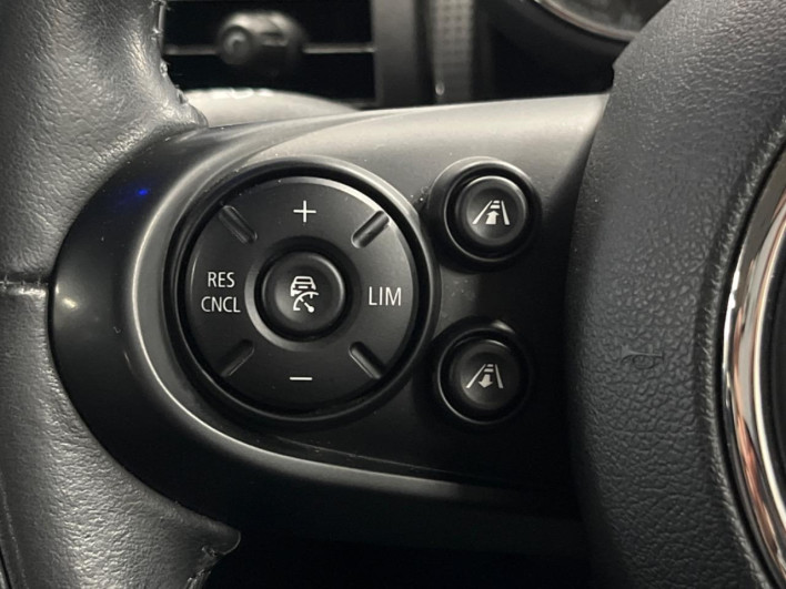 2018 Rover Mini DBA-XS15 (UW-6a2a27c22ea25)[16]