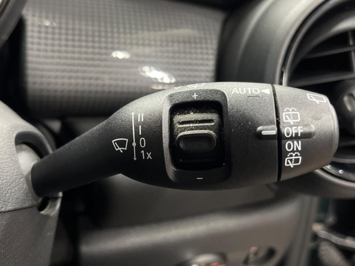 2018 Rover Mini DBA-XS15 (UW-6a2a27c22ea25)[19]
