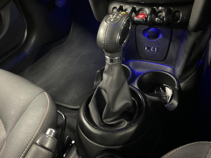 2018 Rover Mini DBA-XS15 (UW-6a2a27c22ea25)[13]