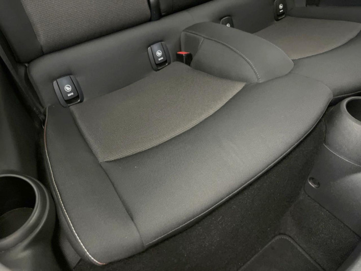 2021 Rover Mini 3DA-XY15MW (UW-6a2a27c2bbf95)[18]