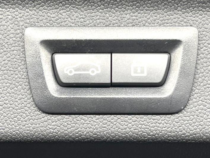 2019 Rover Mini LDA-YT20 (UW-6a2a27c2ef8b8)[15]