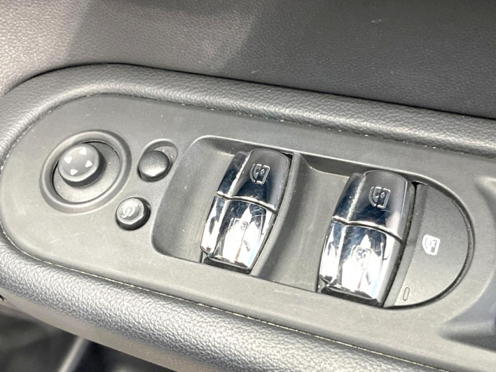 2019 Rover Mini LDA-YT20 (UW-6a2a27c2ef8b8)[21]