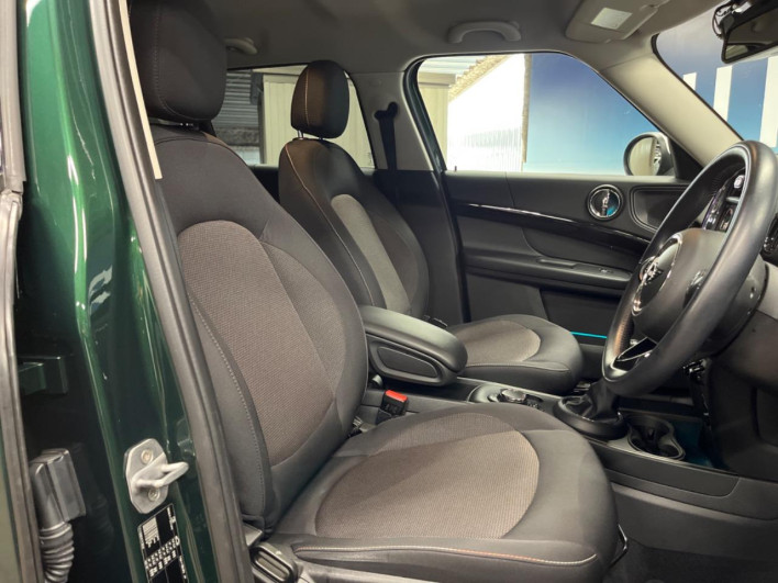 2018 Rover Mini LDA-YT20 (UW-6a2a27c3d0691)[23]