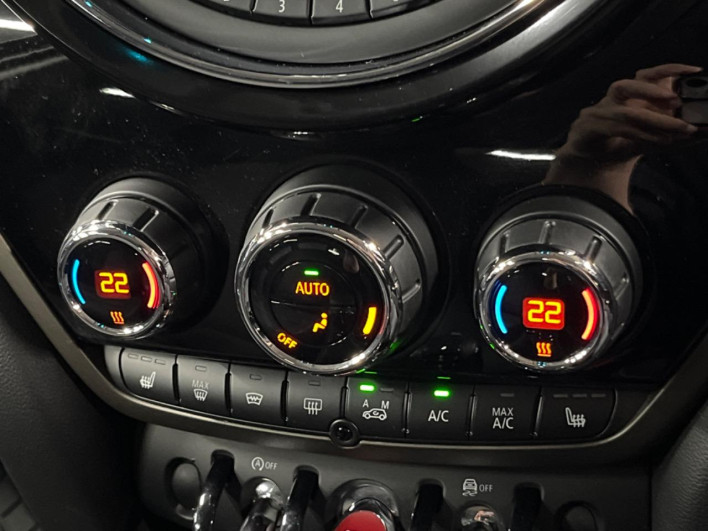 2018 Rover Mini LDA-YT20 (UW-6a2a27c3d0691)[8]