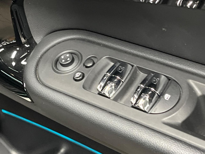 2018 Rover Mini LDA-YT20 (UW-6a2a27c3d0691)[22]
