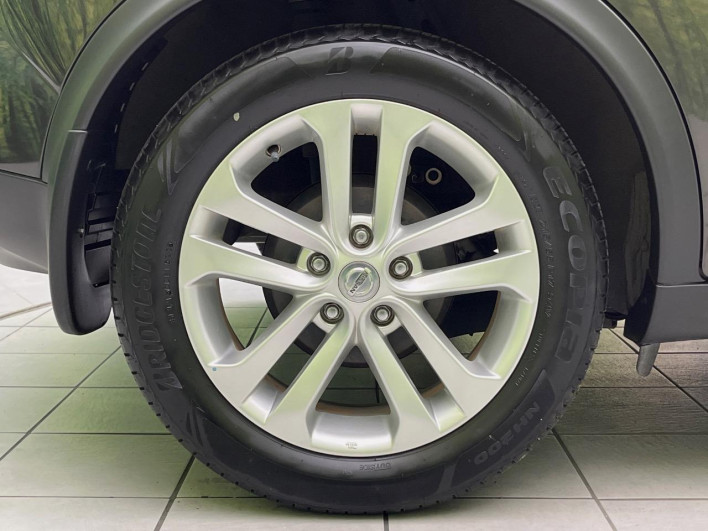 2011 Nissan JUKE DBA-YF15 (UW-6a2a27c644444)[19]