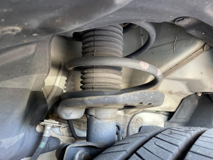 2012 Nissan JUKE DBA-YF15 (UW-6a2a27c6cb1f0)[23]