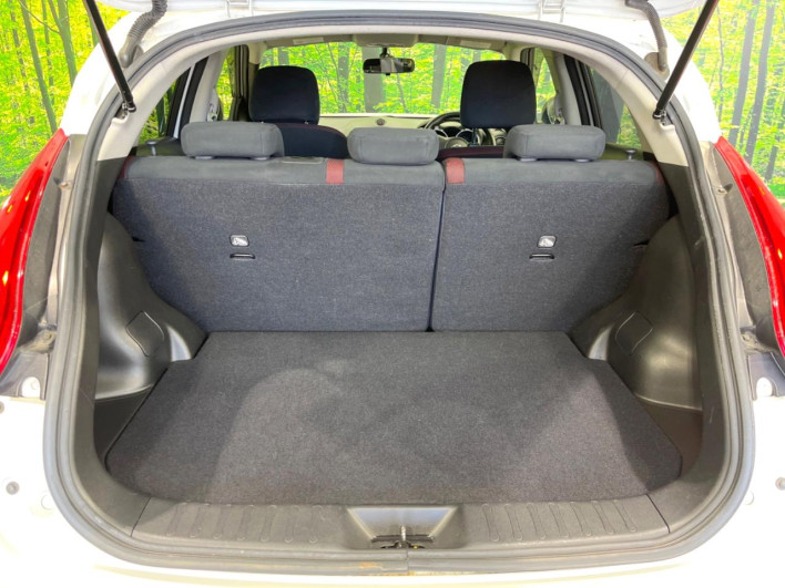 2014 Nissan JUKE DBA-YF15 (UW-6a2a27c701259)[17]