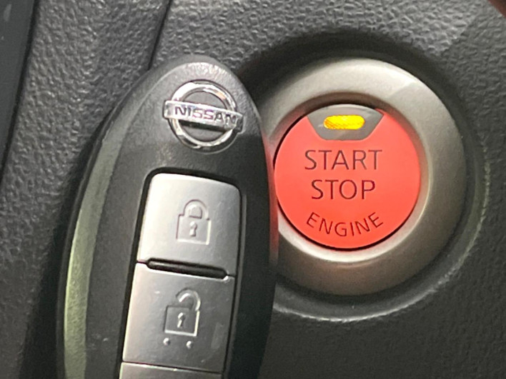 2014 Nissan JUKE DBA-YF15 (UW-6a2a27c701259)[29]