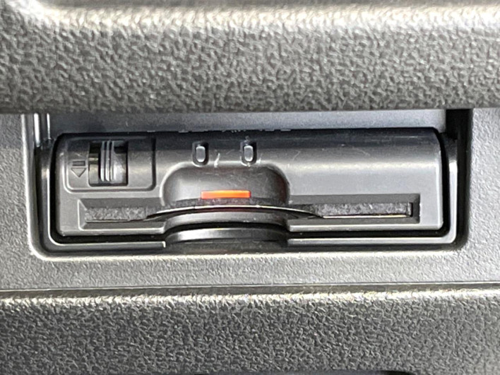 2014 Nissan JUKE DBA-YF15 (UW-6a2a27c701259)[28]